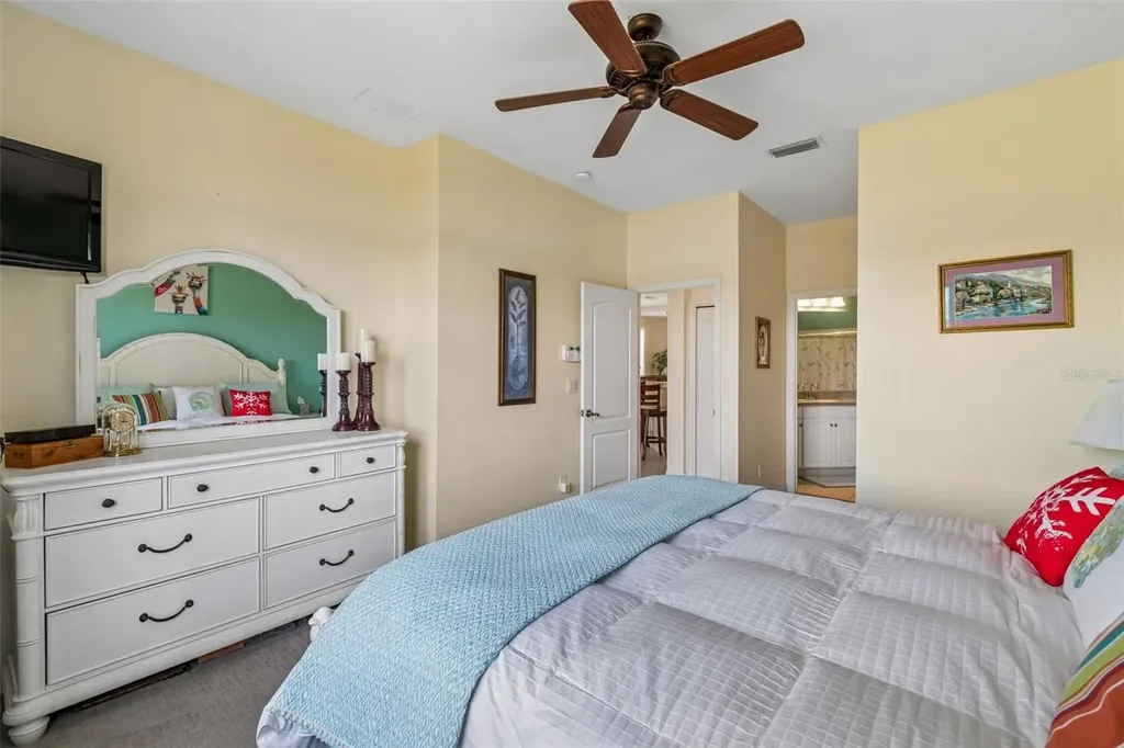 2011 Sifield Greens Way Sun City Center FL 33573