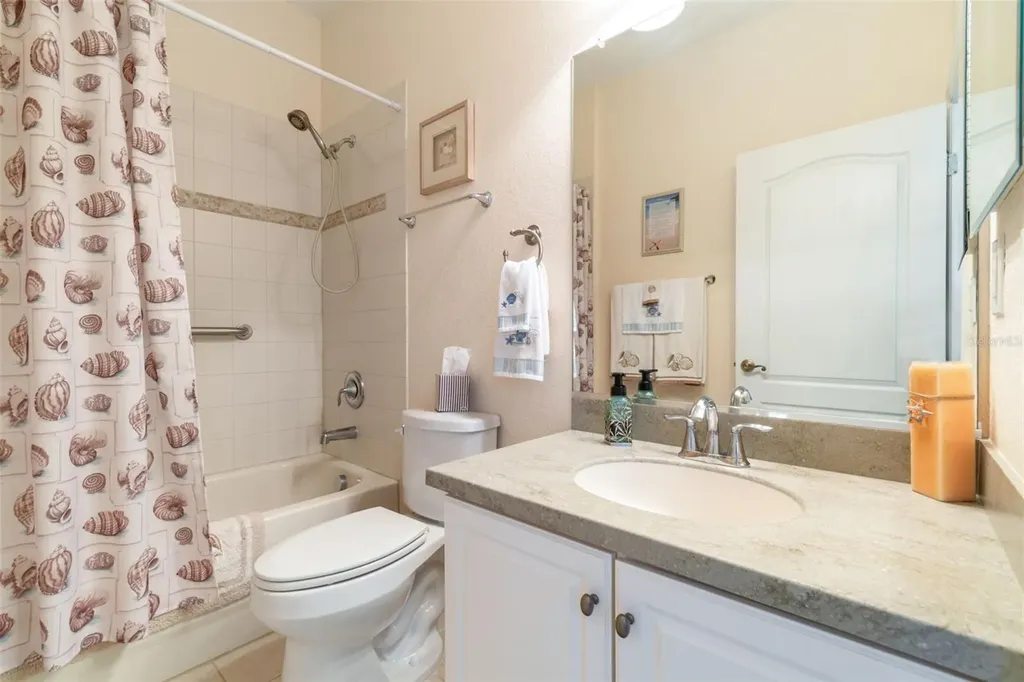 2011 Sifield Greens Way Sun City Center FL 33573