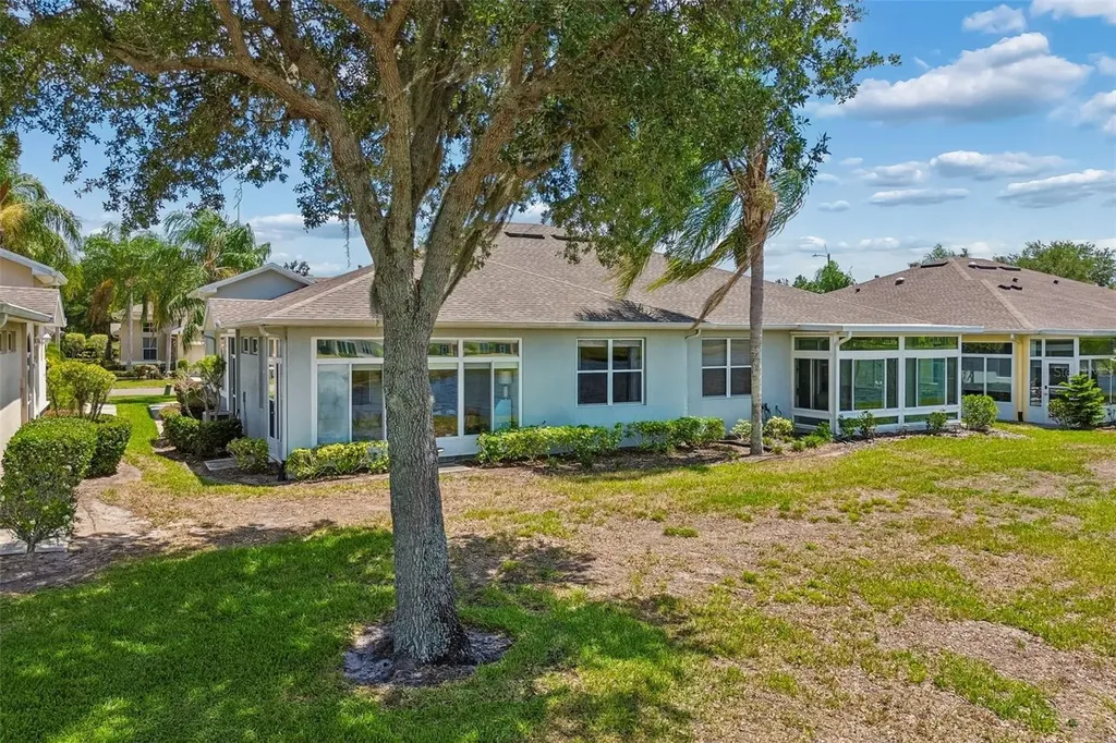 2011 Sifield Greens Way Sun City Center FL 33573