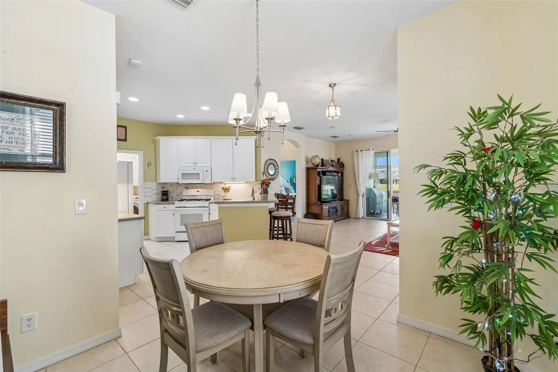2011 Sifield Greens Way Sun City Center FL 33573