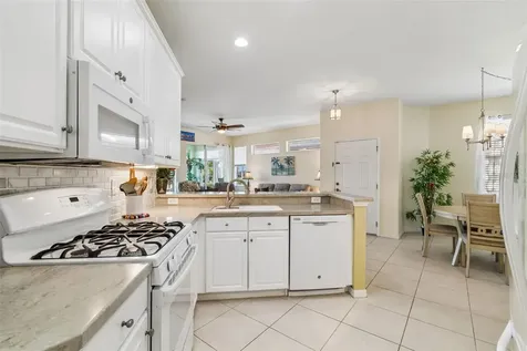 2011 Sifield Greens Way Sun City Center FL 33573