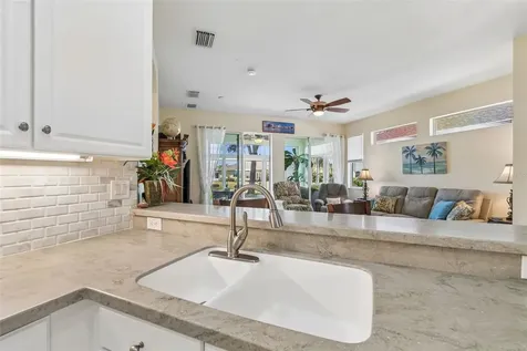 2011 Sifield Greens Way Sun City Center FL 33573