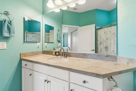 2011 Sifield Greens Way Sun City Center FL 33573