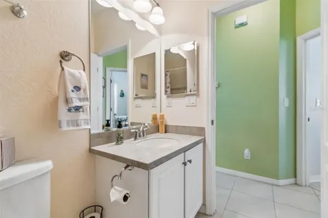 2011 Sifield Greens Way Sun City Center FL 33573