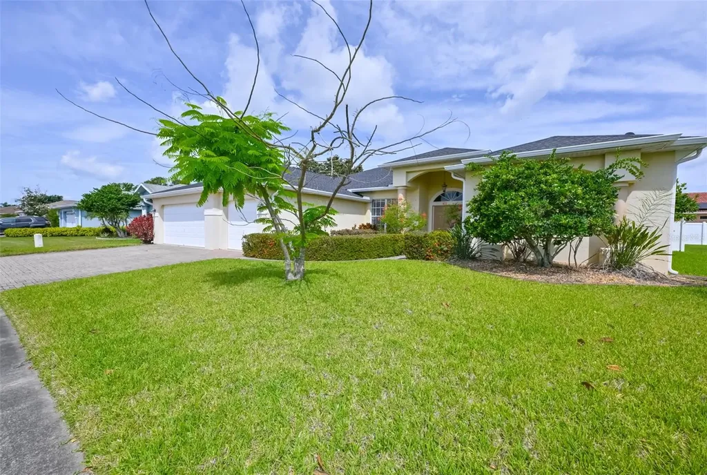3822 Cardenal Avenue Sun City Center FL 33573