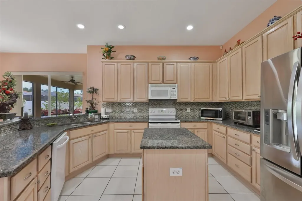 3822 Cardenal Avenue Sun City Center FL 33573