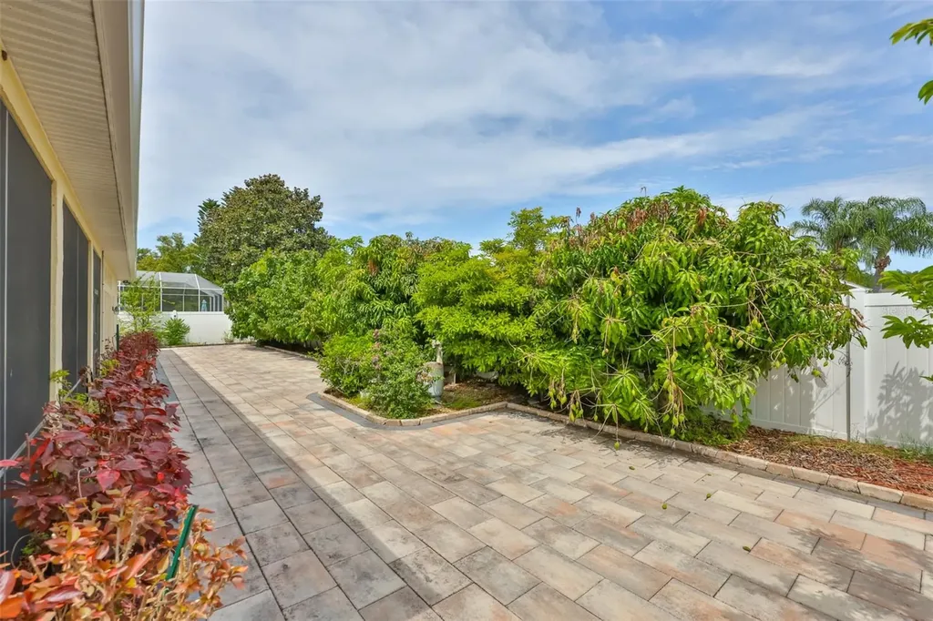 3822 Cardenal Avenue Sun City Center FL 33573
