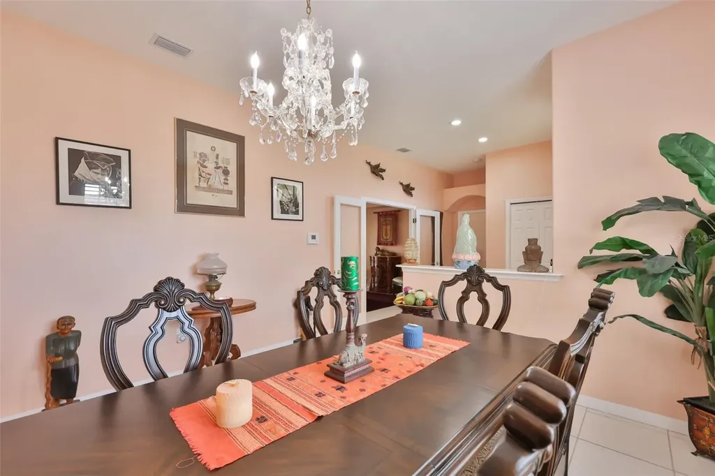 3822 Cardenal Avenue Sun City Center FL 33573