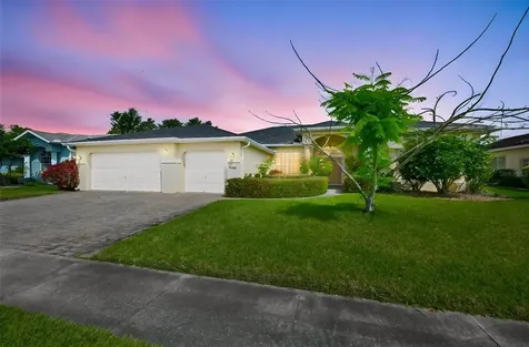 3822 Cardenal Avenue Sun City Center FL 33573
