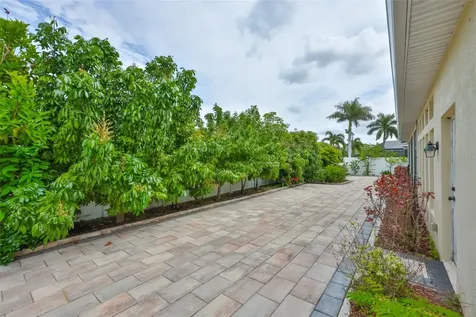 3822 Cardenal Avenue Sun City Center FL 33573