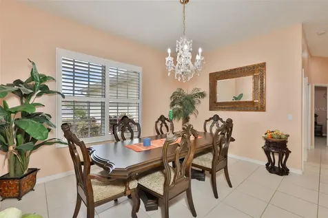 3822 Cardenal Avenue Sun City Center FL 33573