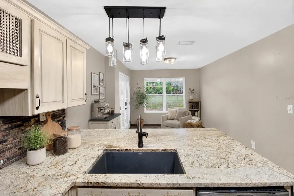 27084 29 Road Branford FL 32008