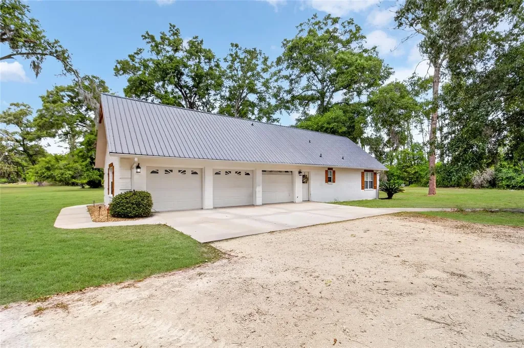 27084 29 Road Branford FL 32008