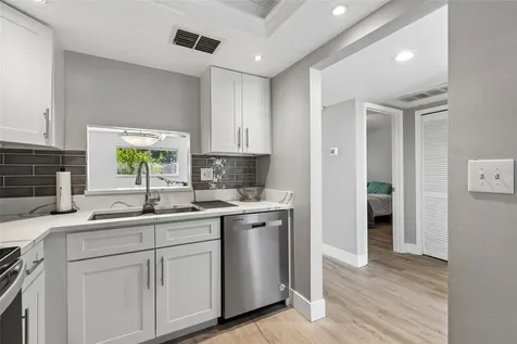 2460 Northside Drive Clearwater FL 33761