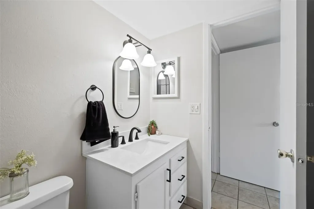 8601 Huron Court Tampa FL 33614