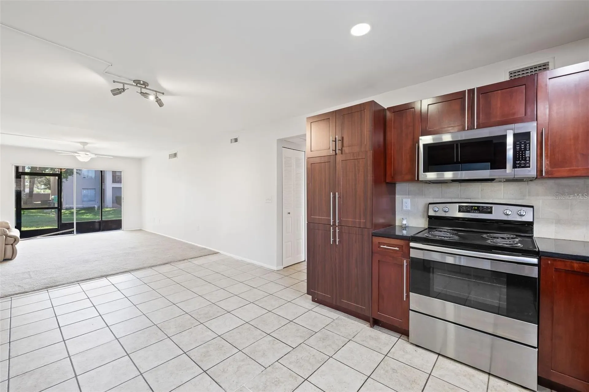 8601 Huron Court Tampa FL 33614