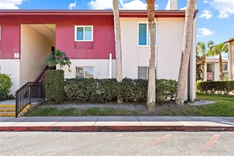 8601 Huron Court Tampa FL 33614
