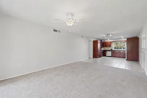 8601 Huron Court Tampa FL 33614