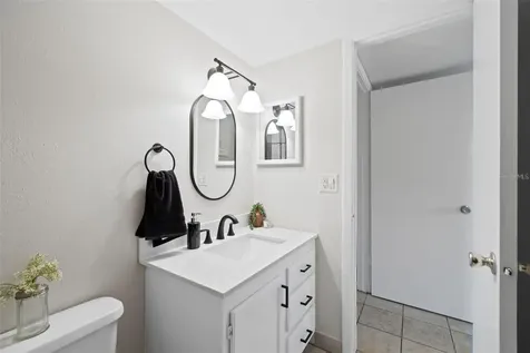 8601 Huron Court Tampa FL 33614