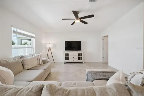 893 Laurel View Way Groveland FL 34736