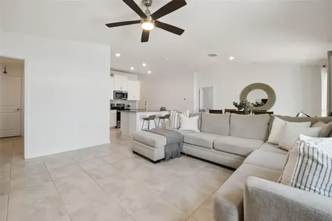 893 Laurel View Way Groveland FL 34736