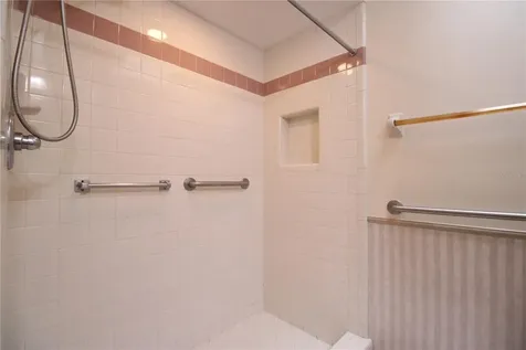 4035 NW 37th Drive Gainesville FL 32606