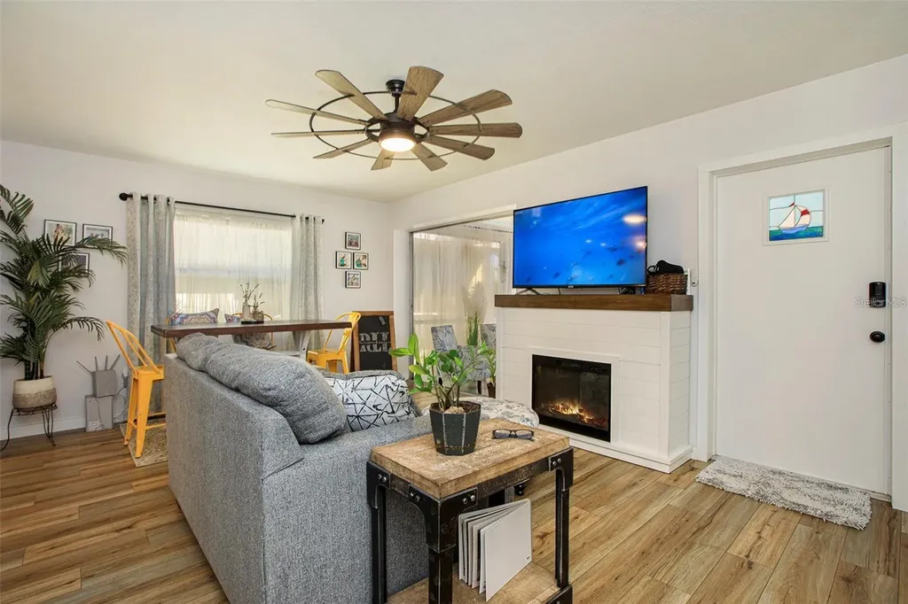 10215 Manatee Avenue W Bradenton FL 34209