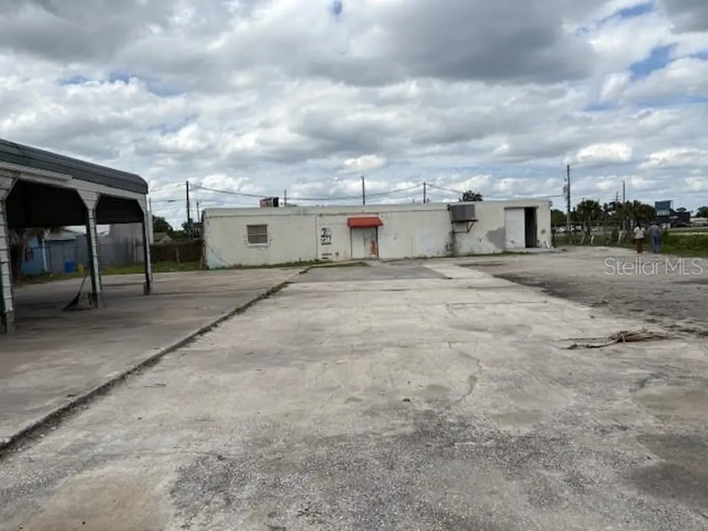 6464 E Colonial Drive Orlando FL 32807