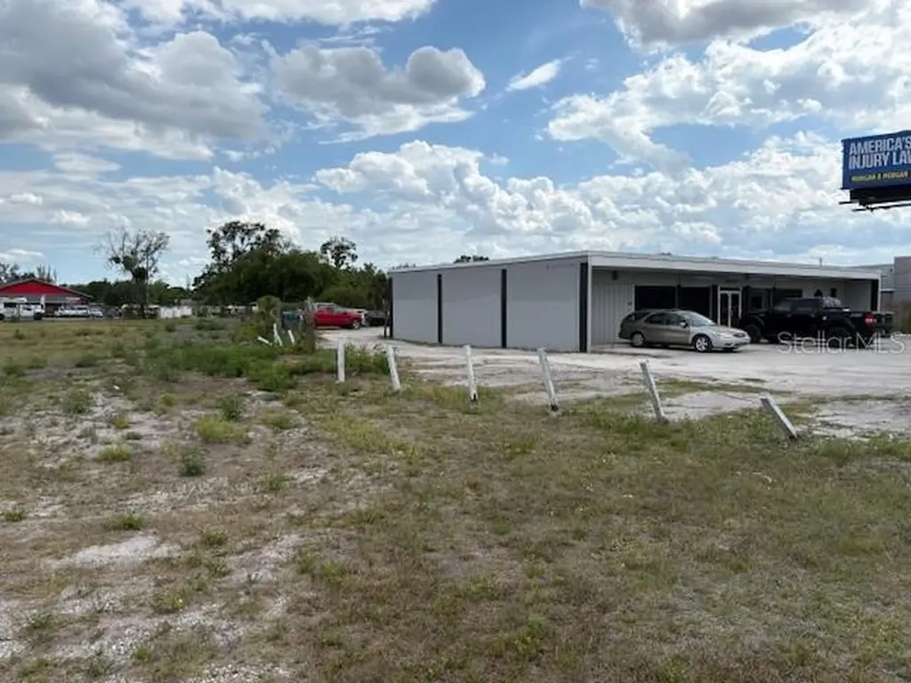 6464 E Colonial Drive Orlando FL 32807