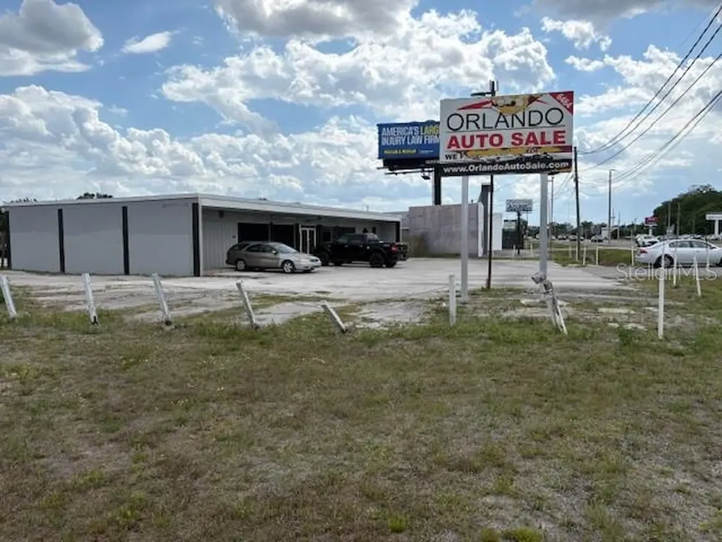 6464 E Colonial Drive Orlando FL 32807