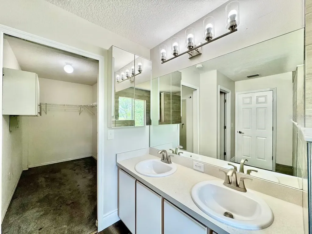 13014 Fennway Ridge Drive Riverview FL 33579