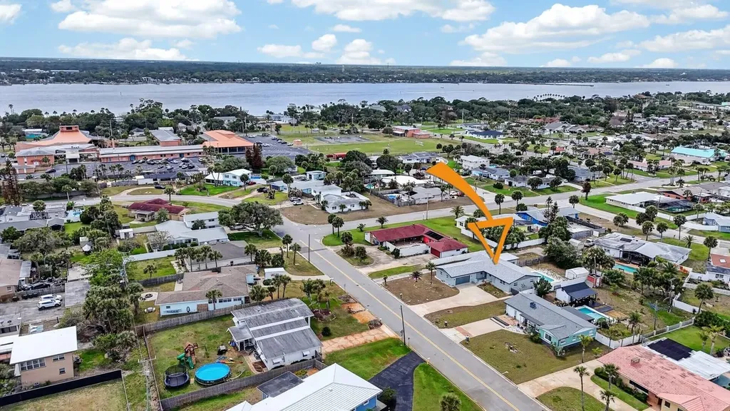 1027 Bel Aire Drive Daytona Beach FL 32118