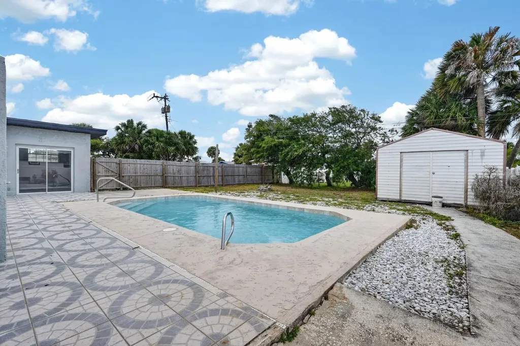 1027 Bel Aire Drive Daytona Beach FL 32118