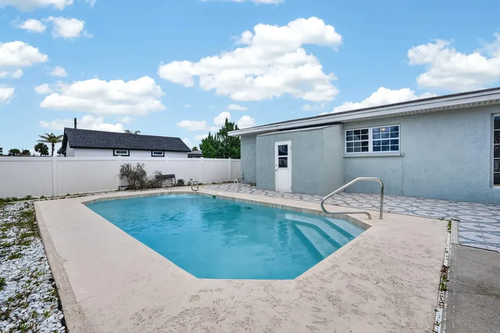 1027 Bel Aire Drive Daytona Beach FL 32118