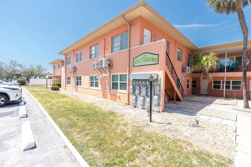 121 46th Avenue St Pete Beach FL 33706