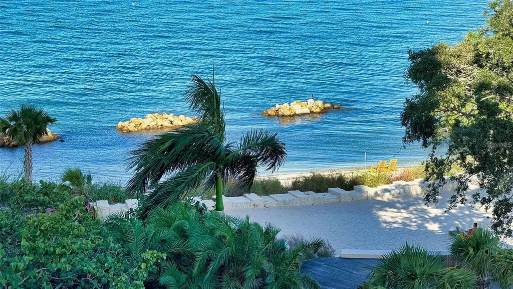 301 Quay Commons Sarasota FL 34236
