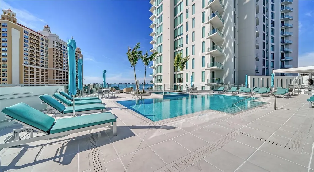 301 Quay Commons Sarasota FL 34236