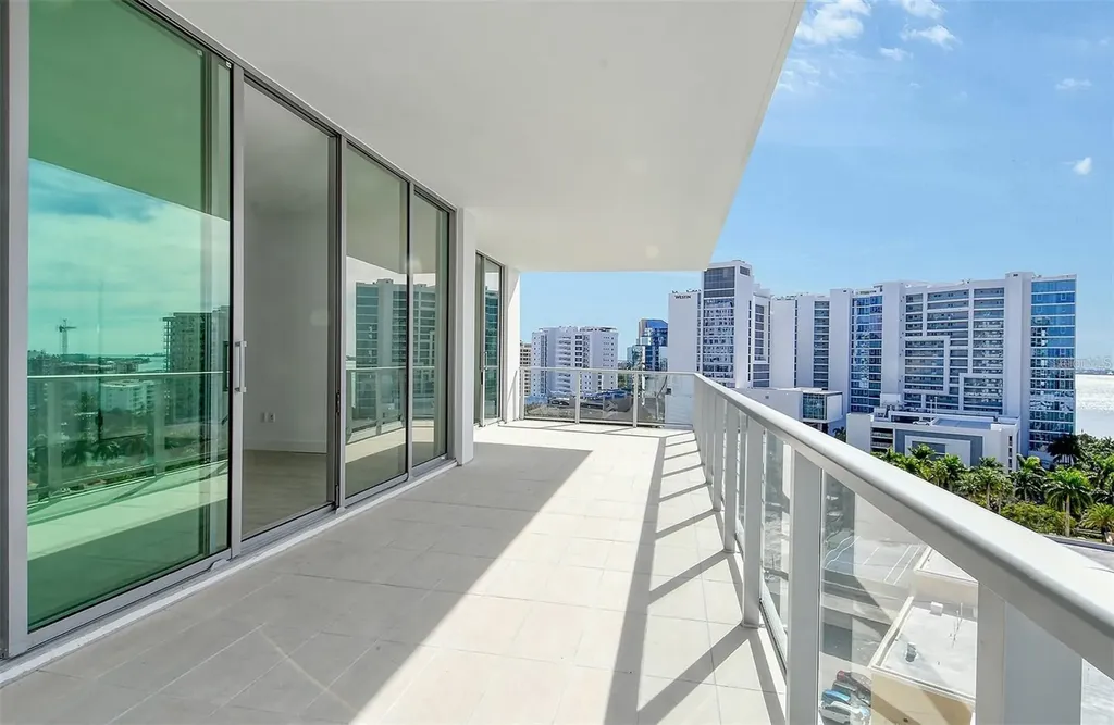 301 Quay Commons Sarasota FL 34236
