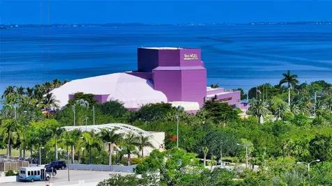 301 Quay Commons Sarasota FL 34236