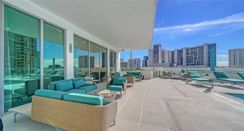 301 Quay Commons Sarasota FL 34236