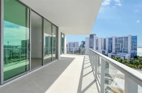 301 Quay Commons Sarasota FL 34236