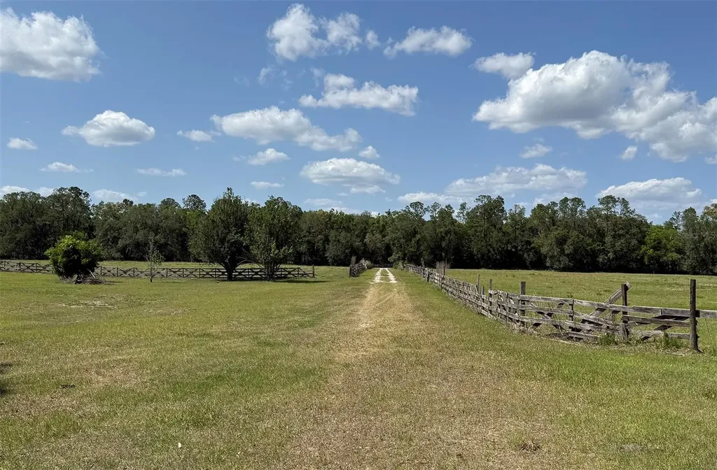 18919 NW 62nd Avenue Alachua FL 32615