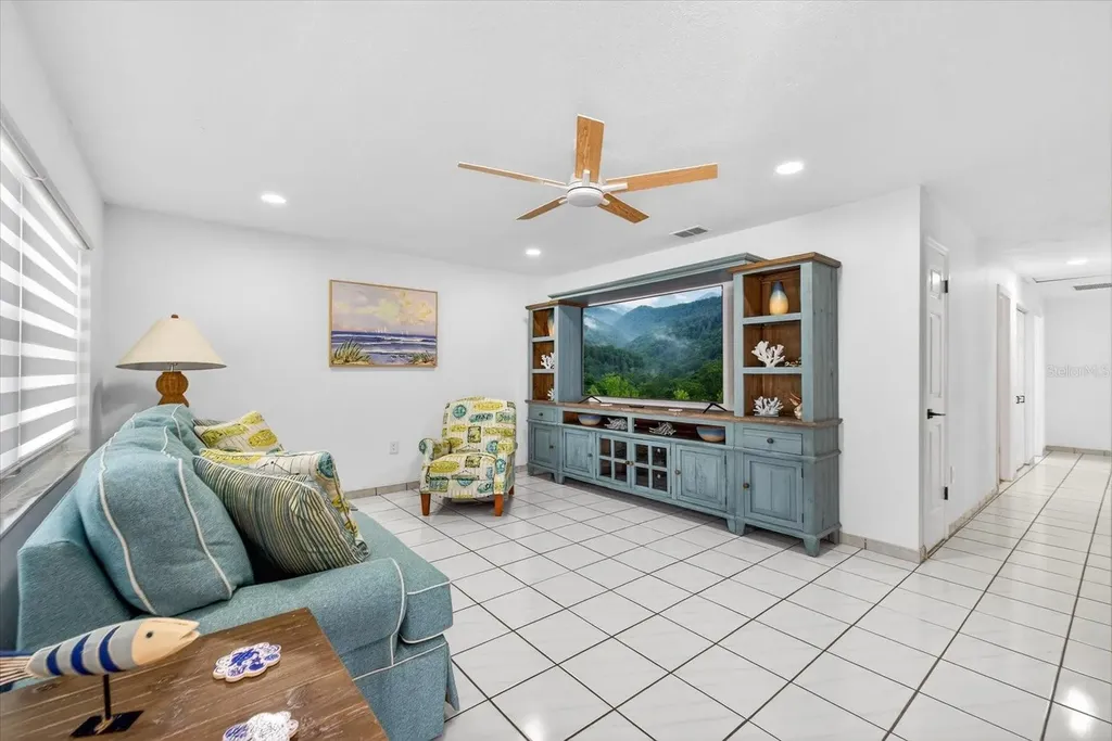 8902 N Hamner Avenue Tampa FL 33604