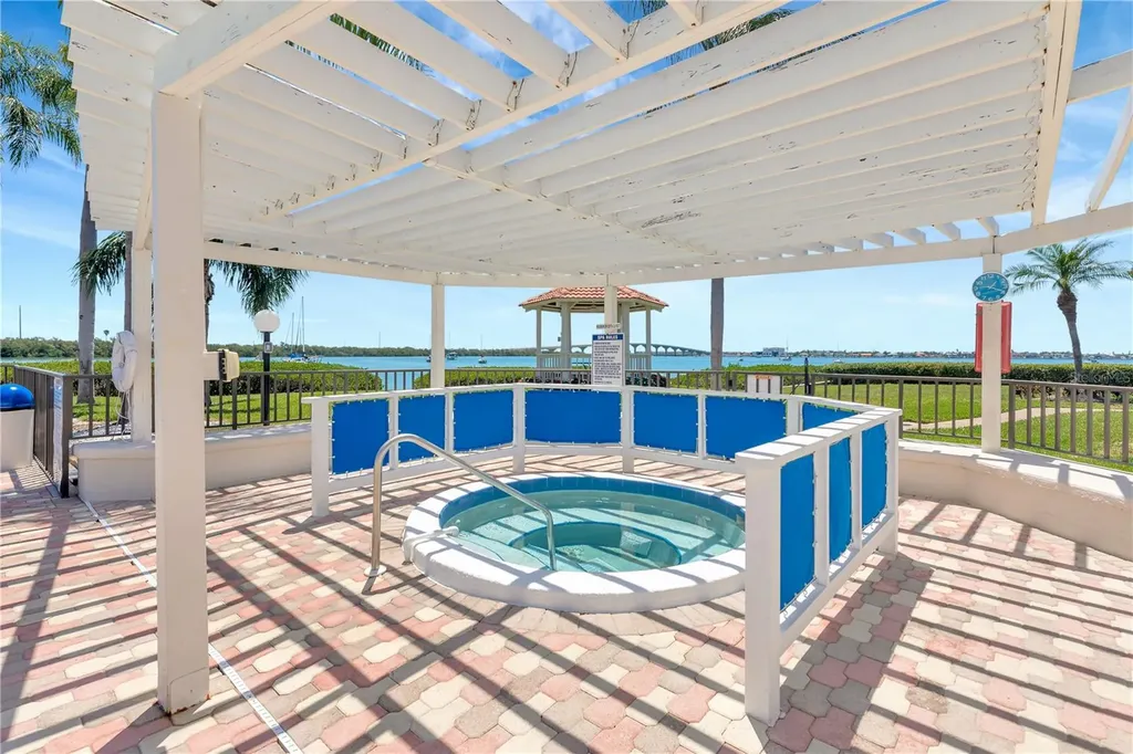 6357 Bahia Del Mar Boulevard St Petersburg FL 33715