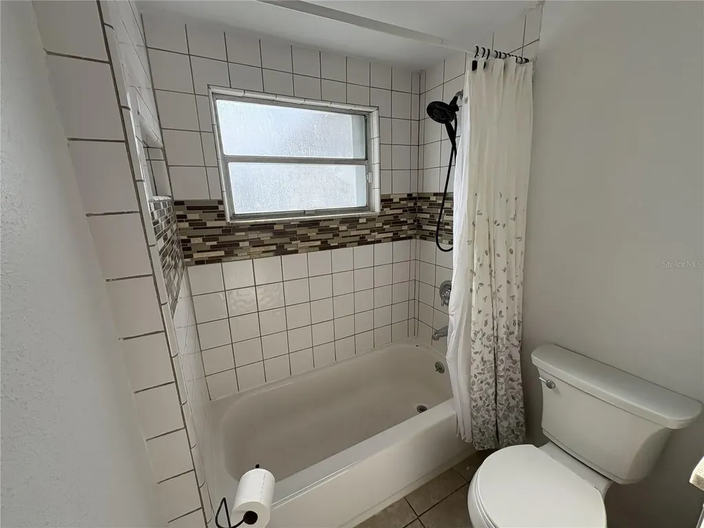 107 W Golf Links Avenue Eustis FL 32726