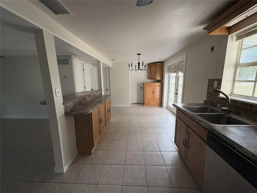 107 W Golf Links Avenue Eustis FL 32726