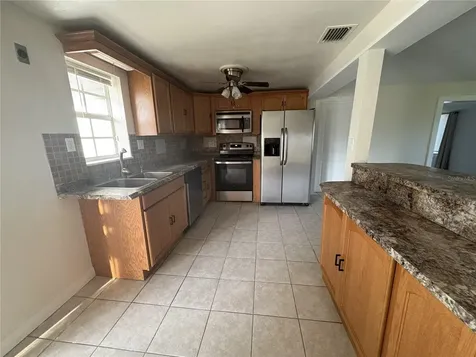 107 W Golf Links Avenue Eustis FL 32726