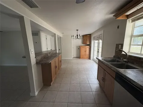 107 W Golf Links Avenue Eustis FL 32726