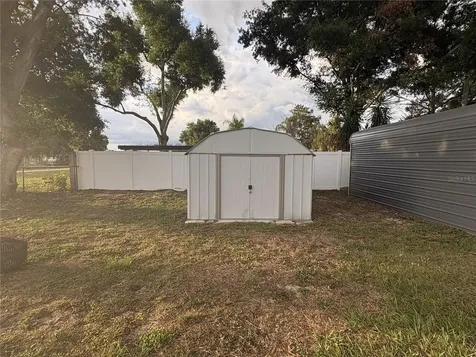 107 W Golf Links Avenue Eustis FL 32726