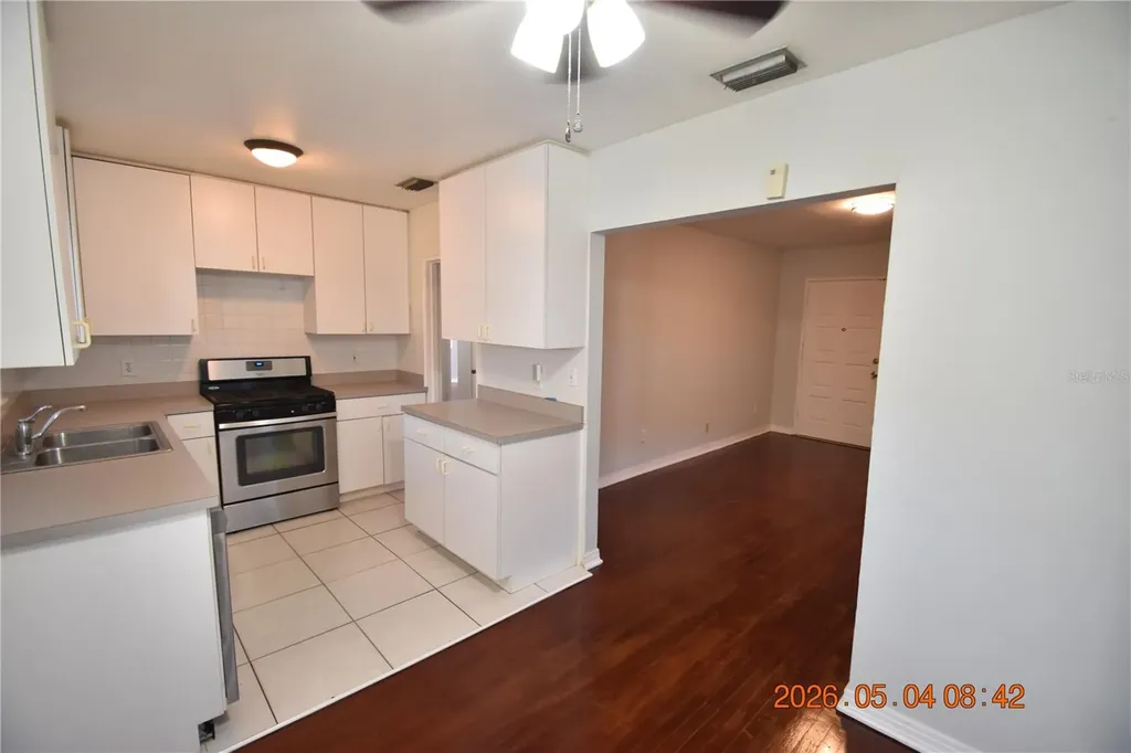 2801 Sanders Drive Tampa FL 33611